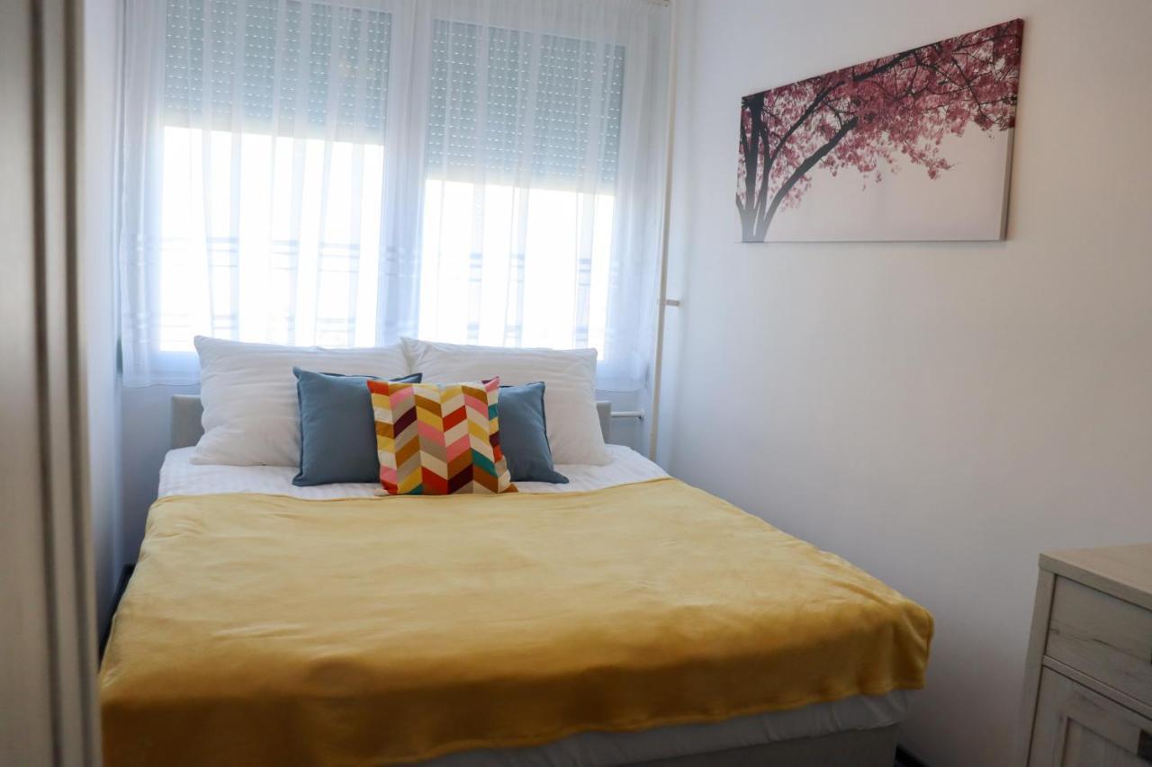 Krisztina Apartman Appartement Salgótarján Buitenkant foto