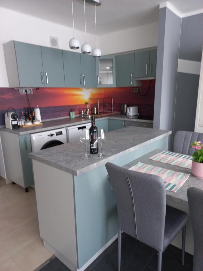 Krisztina Apartman Appartement Salgótarján Buitenkant foto