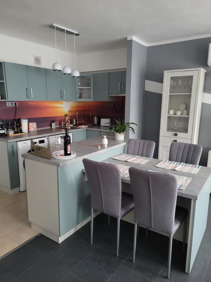 Krisztina Apartman Appartement Salgótarján Buitenkant foto