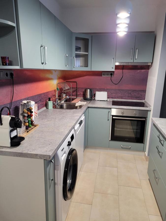 Krisztina Apartman Appartement Salgótarján Buitenkant foto