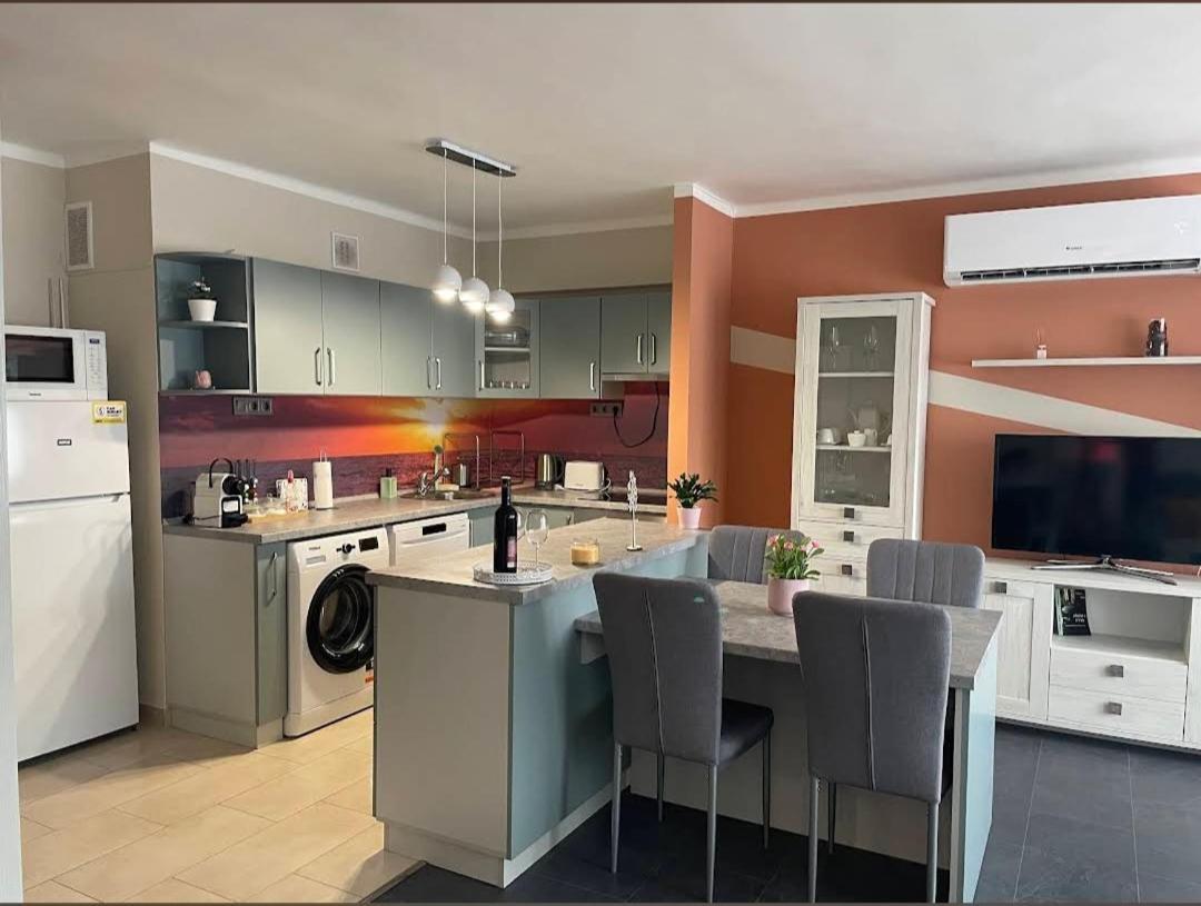 Krisztina Apartman Appartement Salgótarján Buitenkant foto