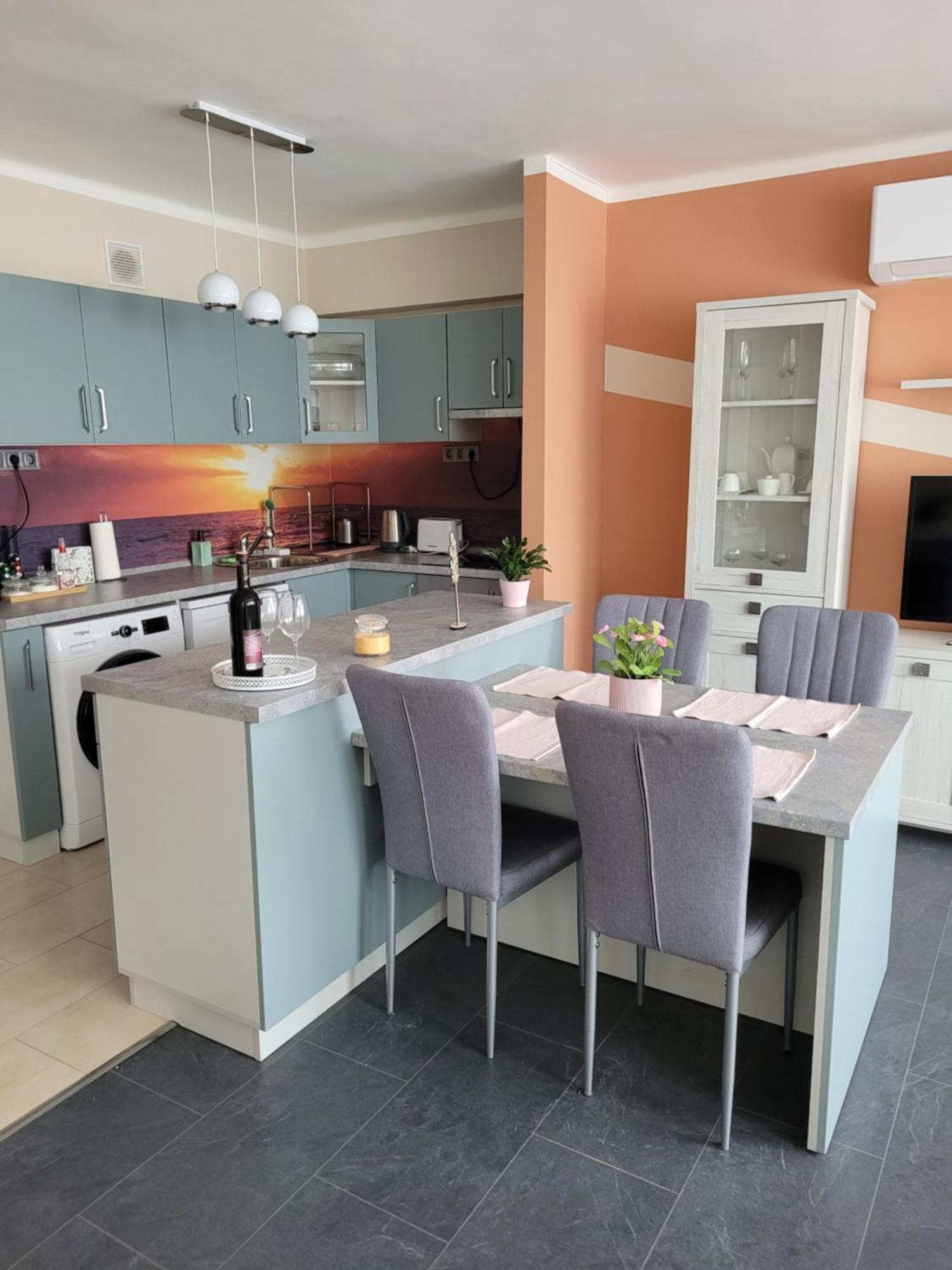 Krisztina Apartman Appartement Salgótarján Buitenkant foto