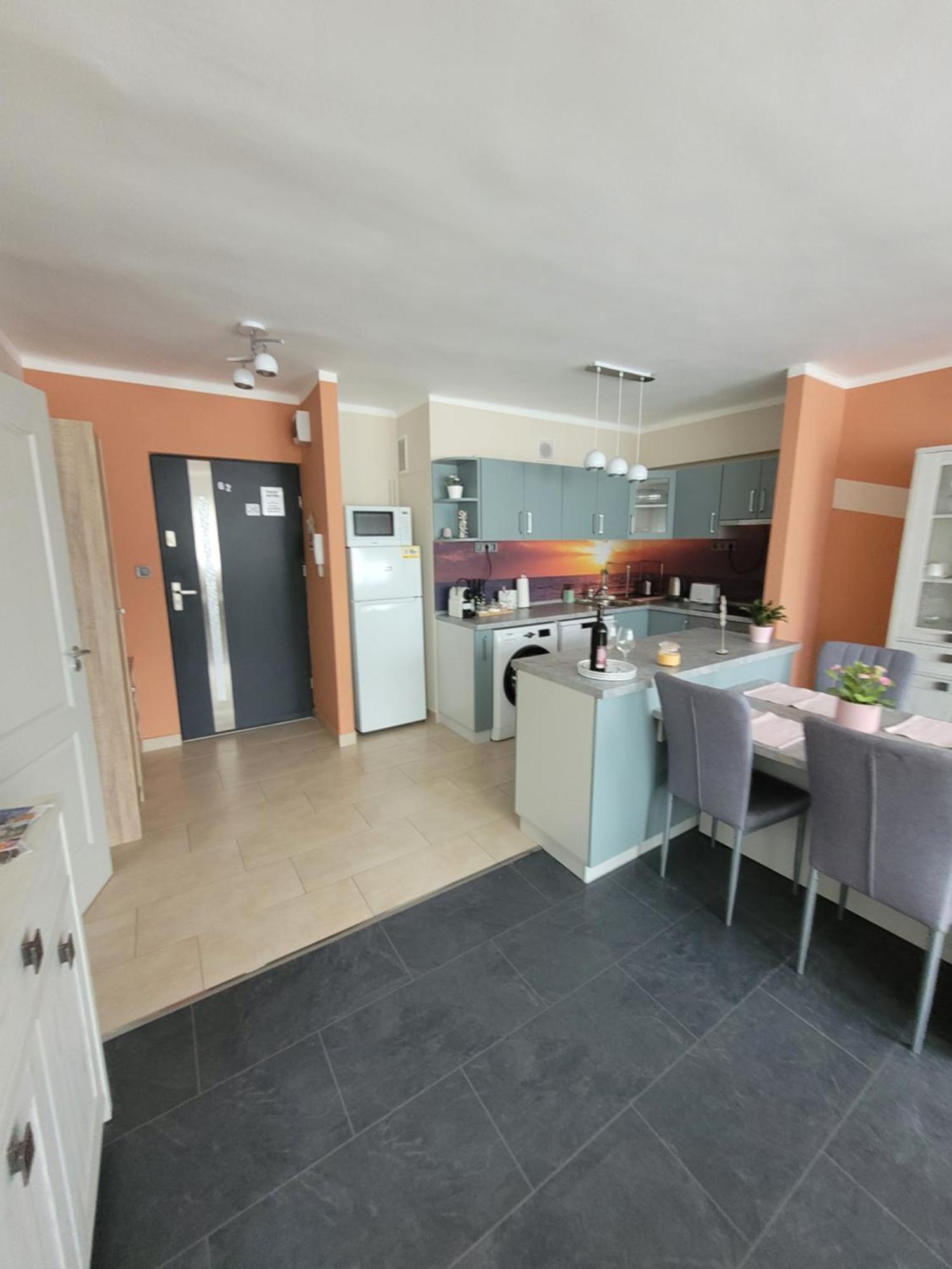 Krisztina Apartman Appartement Salgótarján Buitenkant foto
